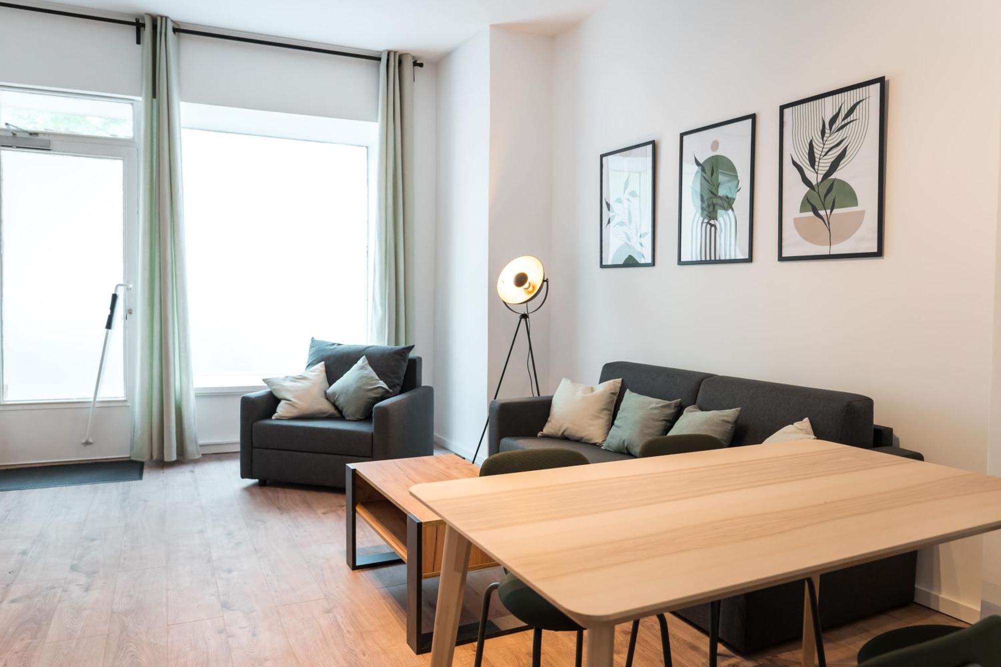 Spacious 1-Bedroom Apartment In Kreuzberg Berlín Exterior foto