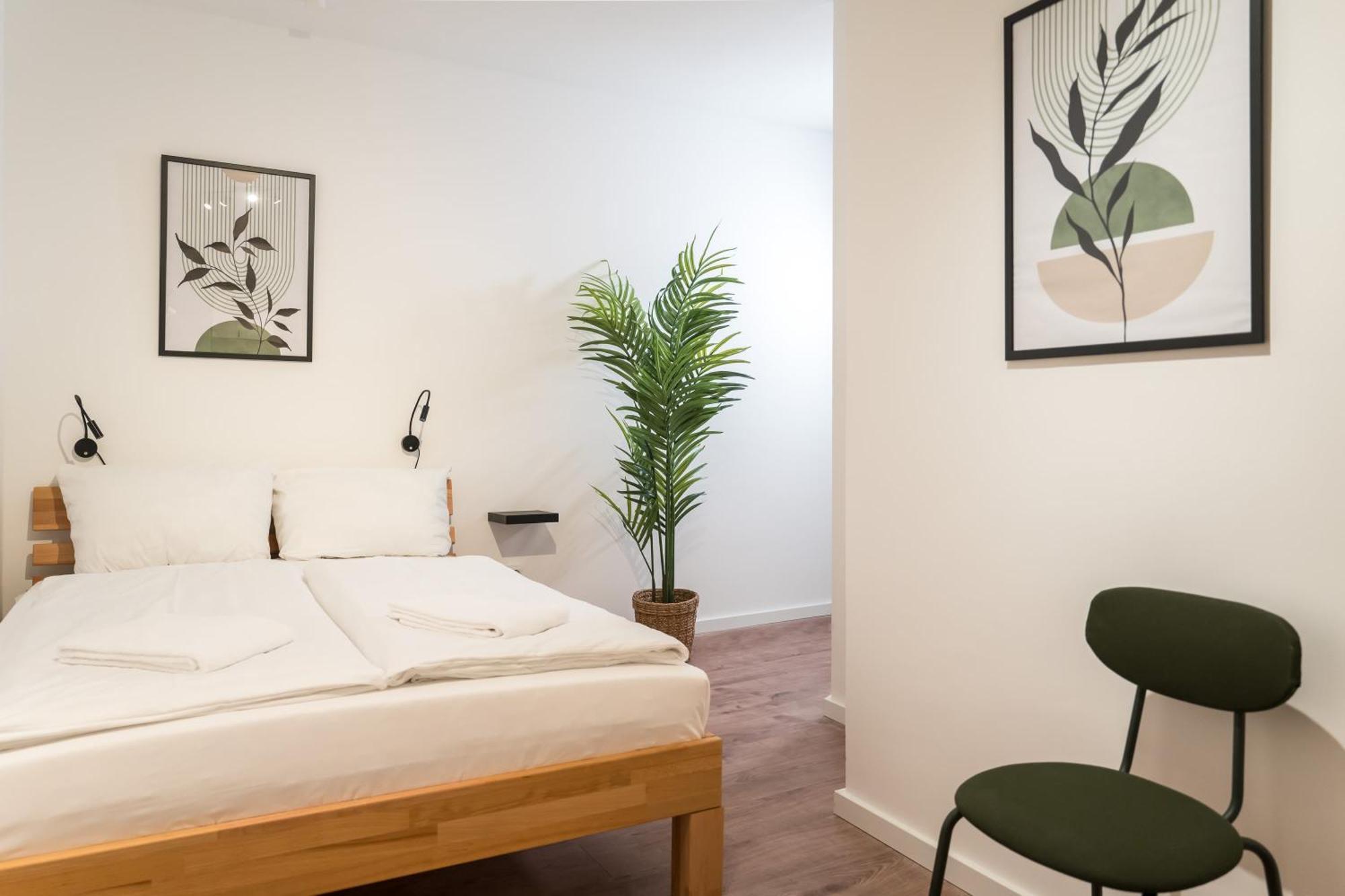 Spacious 1-Bedroom Apartment In Kreuzberg Berlín Exterior foto